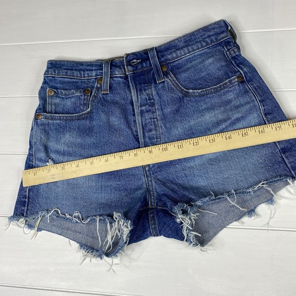 Levi's 501 High Rise Cut Off Distressed Button Fly Jean Shorts Sz 26 Medium Wash - Picture 8 of 12